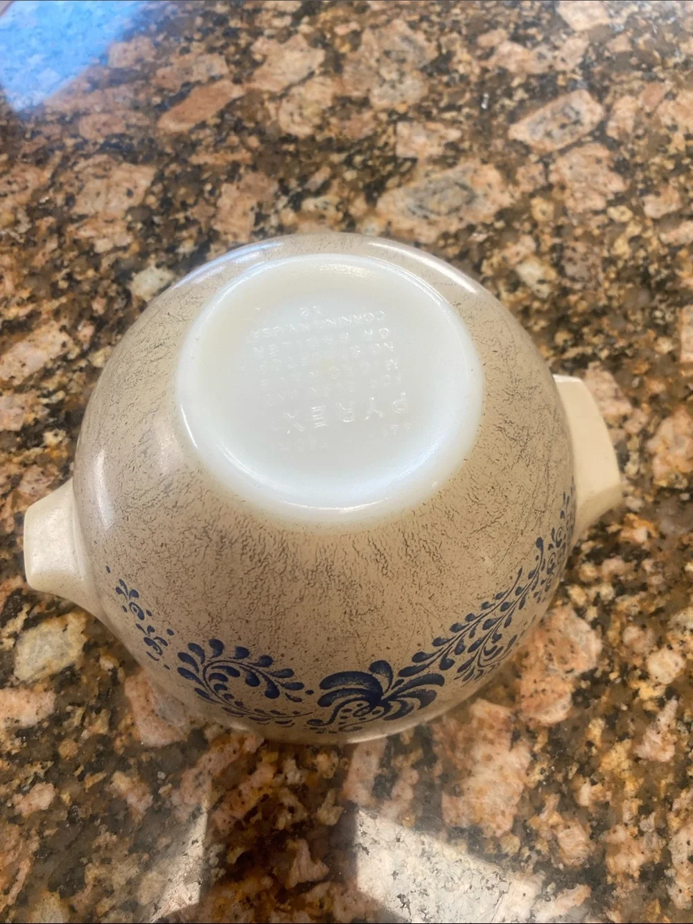 Vintage Pyrex Mixing Bowl with Blue Floral Motif pyrex441 750 ml